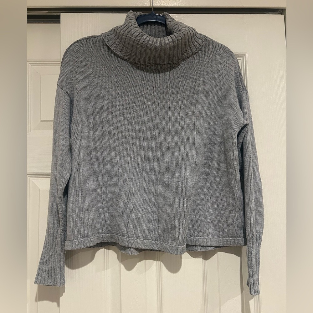 Aerie Gray Turtleneck mid waist cropped Sweater size small